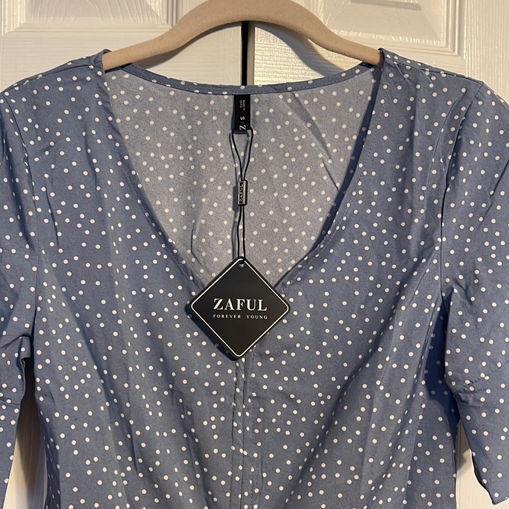 NWT Zaful shirt with adjustable tie in front size Small - Picture 2 of 8